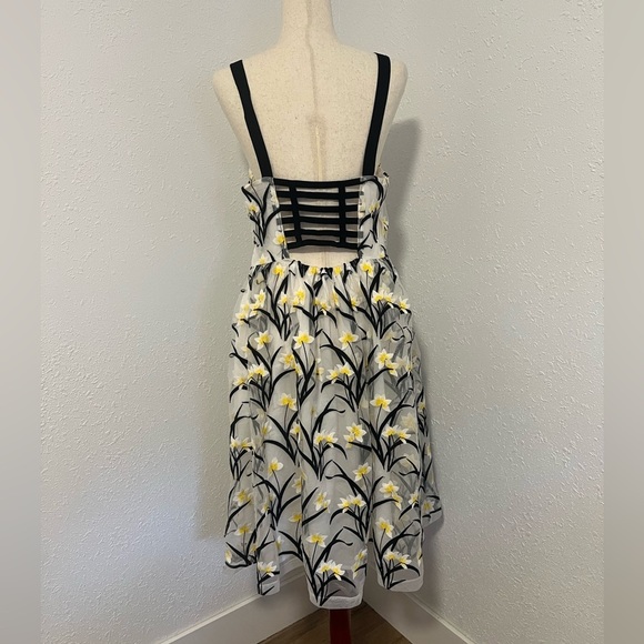 NWT Gracia Daffodil Floral Print Cocktail Dress- FLAWED - Picture 6 of 11